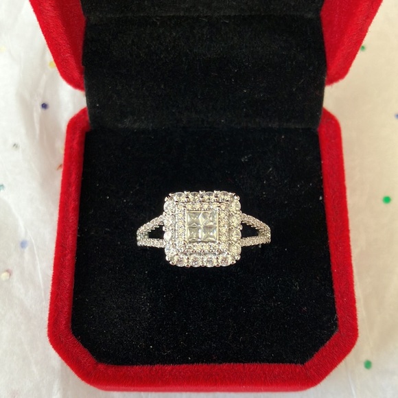 Women’s Square Halo Ring Size 9 - Picture 4 of 4